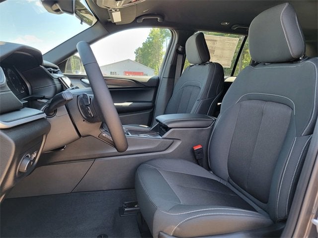 2025 Jeep Grand Cherokee GRAND CHEROKEE LAREDO 4X4