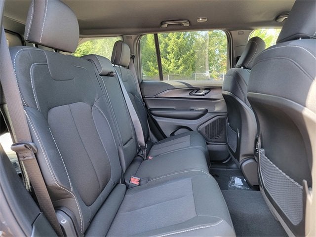 2025 Jeep Grand Cherokee GRAND CHEROKEE LAREDO 4X4