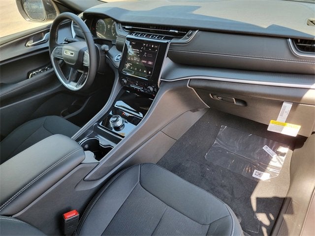 2025 Jeep Grand Cherokee GRAND CHEROKEE LAREDO 4X4