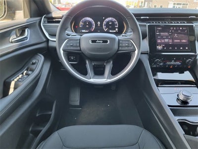 2025 Jeep Grand Cherokee GRAND CHEROKEE LAREDO 4X4