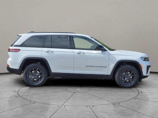 2027 Jeep Grand Cherokee GRAND CHEROKEE LAREDO ALTITUDE 4X4