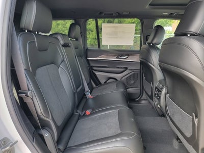 2027 Jeep Grand Cherokee GRAND CHEROKEE LAREDO ALTITUDE 4X4