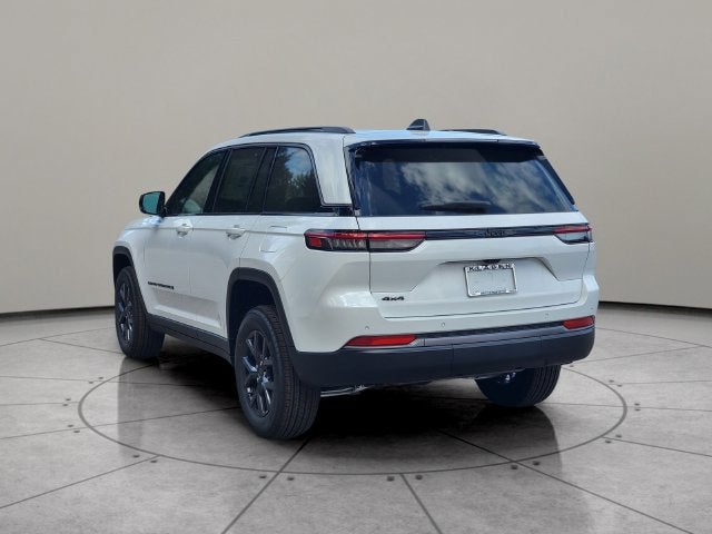 2027 Jeep Grand Cherokee GRAND CHEROKEE LAREDO ALTITUDE 4X4