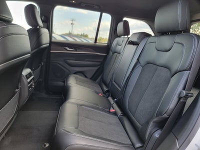 2027 Jeep Grand Cherokee GRAND CHEROKEE LAREDO ALTITUDE 4X4