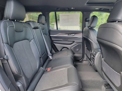 2027 Jeep Grand Cherokee GRAND CHEROKEE LAREDO ALTITUDE 4X4