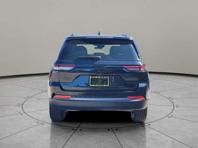 2027 Jeep Grand Cherokee GRAND CHEROKEE LAREDO ALTITUDE 4X4