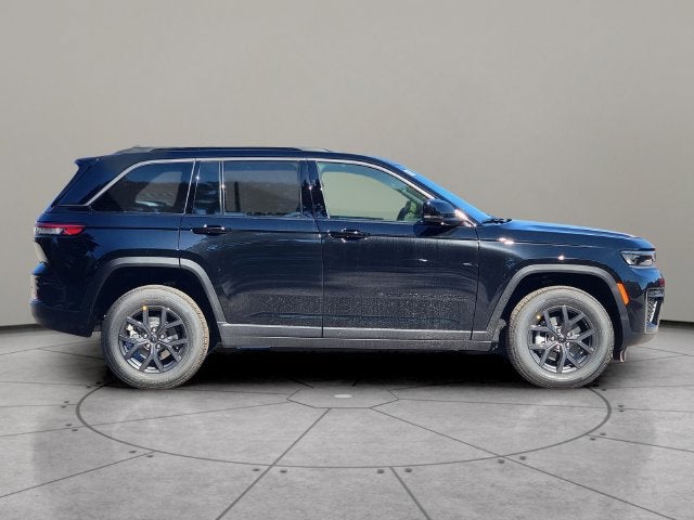 2027 Jeep Grand Cherokee GRAND CHEROKEE LAREDO ALTITUDE 4X4