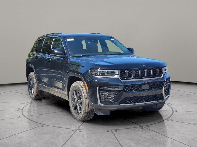 2027 Jeep Grand Cherokee GRAND CHEROKEE LAREDO ALTITUDE 4X4