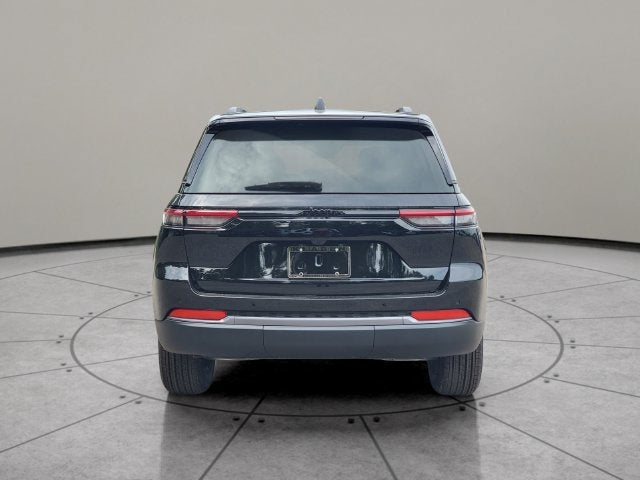 2027 Jeep Grand Cherokee GRAND CHEROKEE LAREDO ALTITUDE 4X4