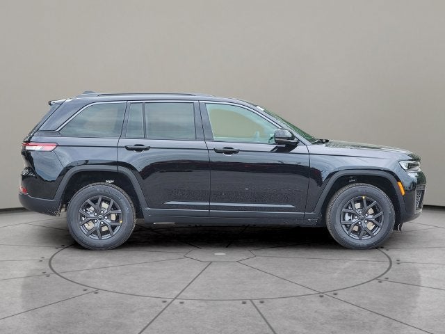 2027 Jeep Grand Cherokee GRAND CHEROKEE LAREDO ALTITUDE 4X4