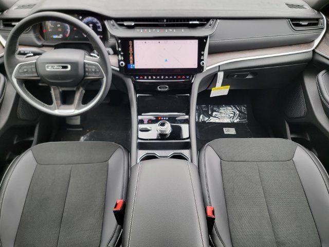 2027 Jeep Grand Cherokee GRAND CHEROKEE LAREDO ALTITUDE 4X4