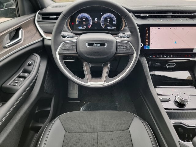 2027 Jeep Grand Cherokee GRAND CHEROKEE LAREDO ALTITUDE 4X4