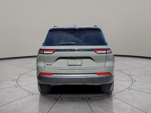 2027 Jeep Grand Cherokee GRAND CHEROKEE LAREDO ALTITUDE 4X4