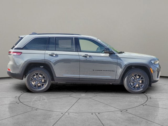 2027 Jeep Grand Cherokee GRAND CHEROKEE LAREDO ALTITUDE 4X4