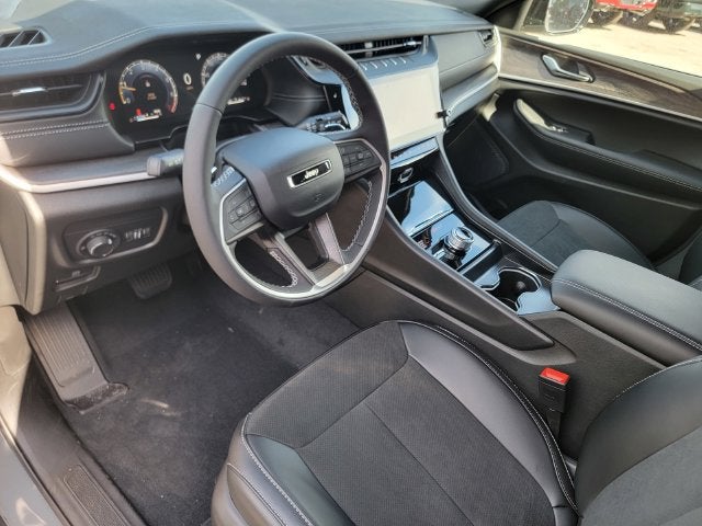 2027 Jeep Grand Cherokee GRAND CHEROKEE LAREDO ALTITUDE 4X4