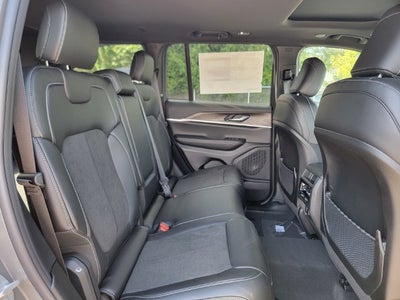 2027 Jeep Grand Cherokee GRAND CHEROKEE LAREDO ALTITUDE 4X4