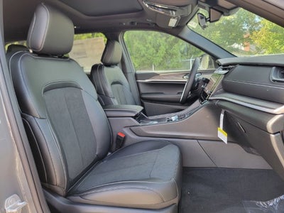 2027 Jeep Grand Cherokee GRAND CHEROKEE LAREDO ALTITUDE 4X4