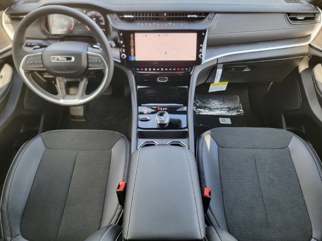 2027 Jeep Grand Cherokee GRAND CHEROKEE LAREDO ALTITUDE 4X4
