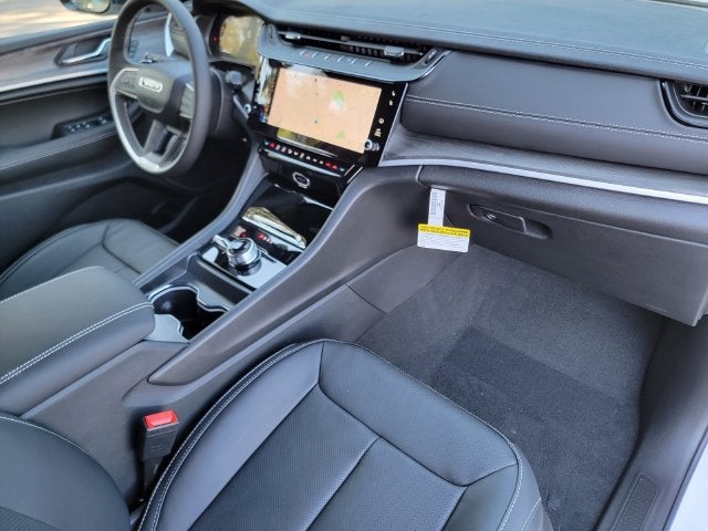 2027 Jeep Grand Cherokee GRAND CHEROKEE LIMITED RESERVE 4X4