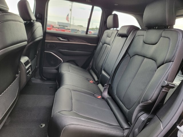 2027 Jeep Grand Cherokee GRAND CHEROKEE LIMITED RESERVE 4X4