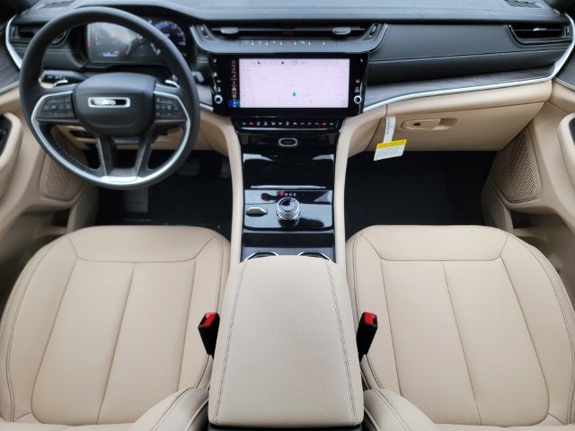 2027 Jeep Grand Cherokee GRAND CHEROKEE LIMITED 4X4