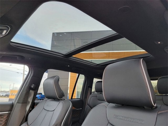 2025 Jeep Grand Cherokee GRAND CHEROKEE SUMMIT RESERVE 4X4