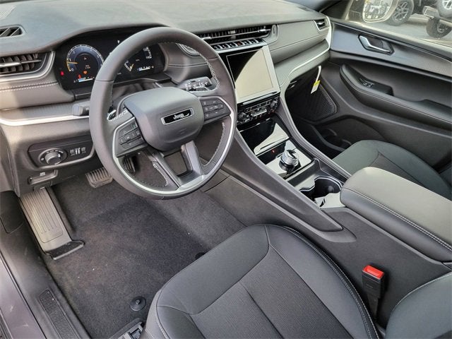 2025 Jeep Grand Cherokee GRAND CHEROKEE L LAREDO X 4X4