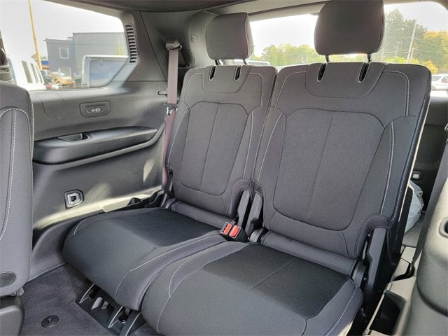 2025 Jeep Grand Cherokee GRAND CHEROKEE L LAREDO X 4X4