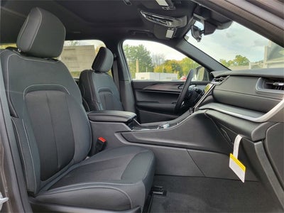 2025 Jeep Grand Cherokee GRAND CHEROKEE L LAREDO X 4X4