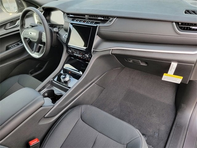 2025 Jeep Grand Cherokee GRAND CHEROKEE L LAREDO X 4X4