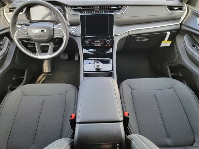 2025 Jeep Grand Cherokee GRAND CHEROKEE L LAREDO X 4X4