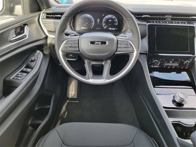 2025 Jeep Grand Cherokee GRAND CHEROKEE L LAREDO X 4X4