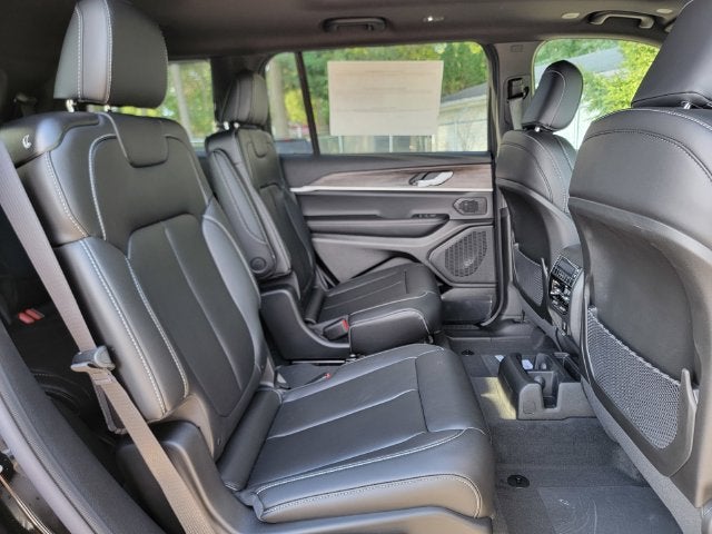2027 Jeep Grand Cherokee GRAND CHEROKEE L LIMITED 4X4