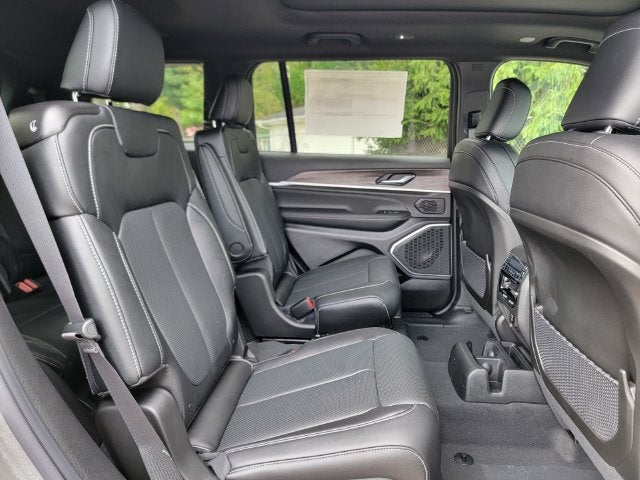 2027 Jeep Grand Cherokee GRAND CHEROKEE L LIMITED RESERVE 4X4
