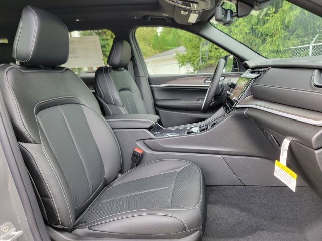 2027 Jeep Grand Cherokee GRAND CHEROKEE L LIMITED RESERVE 4X4