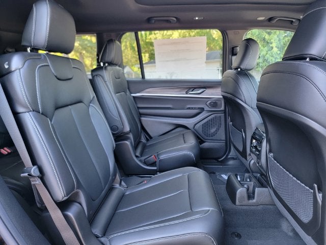 2027 Jeep Grand Cherokee GRAND CHEROKEE L LIMITED 4X4