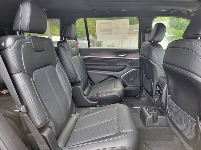 2027 Jeep Grand Cherokee GRAND CHEROKEE L LIMITED RESERVE 4X4