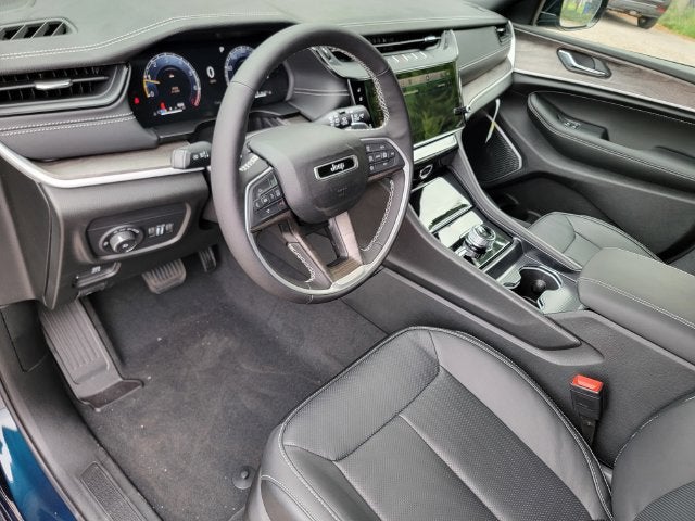 2027 Jeep Grand Cherokee GRAND CHEROKEE L LIMITED RESERVE 4X4