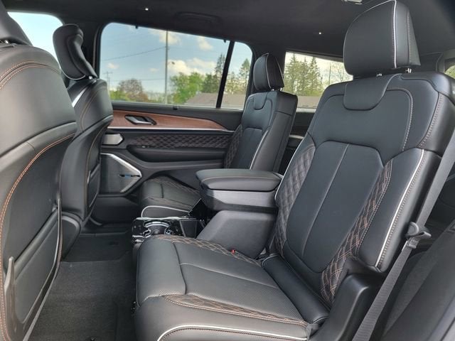 2026 Jeep Grand Cherokee GRAND CHEROKEE L SUMMIT 4X4