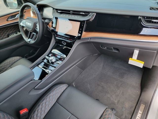 2026 Jeep Grand Cherokee GRAND CHEROKEE L SUMMIT 4X4