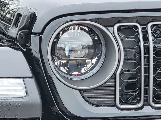 2026 Jeep Gladiator GLADIATOR SAHARA 4X4