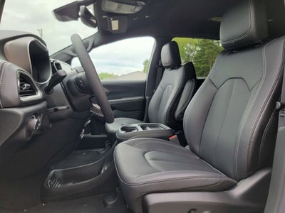 2027 Chrysler Pacifica PACIFICA SELECT
