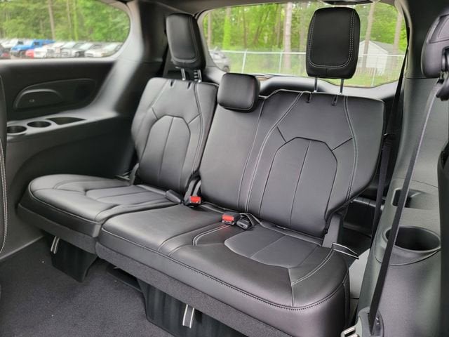 2027 Chrysler Pacifica PACIFICA SELECT
