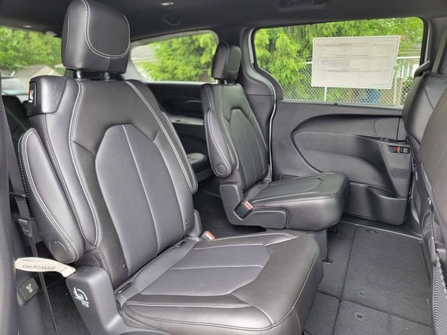 2027 Chrysler Pacifica PACIFICA SELECT