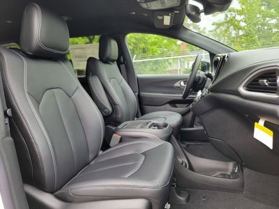 2027 Chrysler Pacifica PACIFICA SELECT