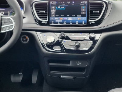 2027 Chrysler Pacifica PACIFICA SELECT