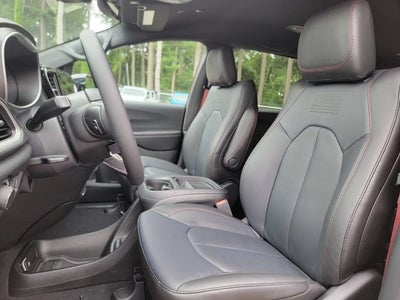 2027 Chrysler Pacifica PACIFICA SELECT
