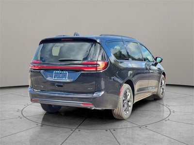 2026 Chrysler Pacifica PACIFICA SELECT AWD