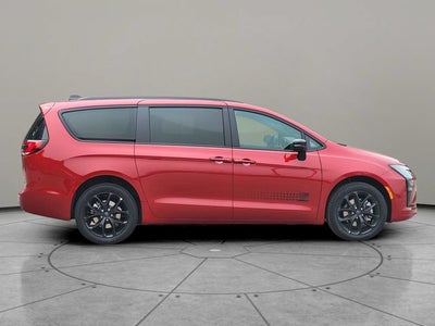 2027 Chrysler Pacifica PACIFICA SELECT AWD