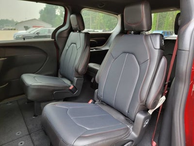 2027 Chrysler Pacifica PACIFICA SELECT AWD